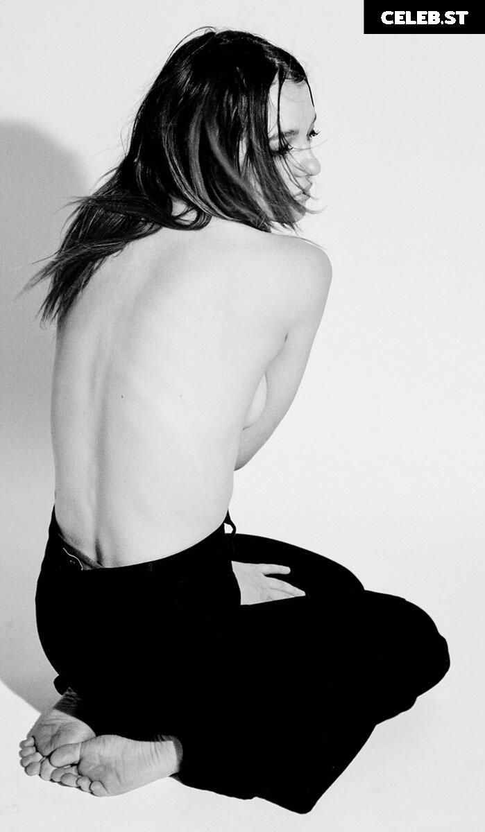 Esme Creed-Miles Image 2111051