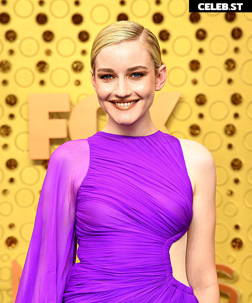 Julia Garner Image 2111259