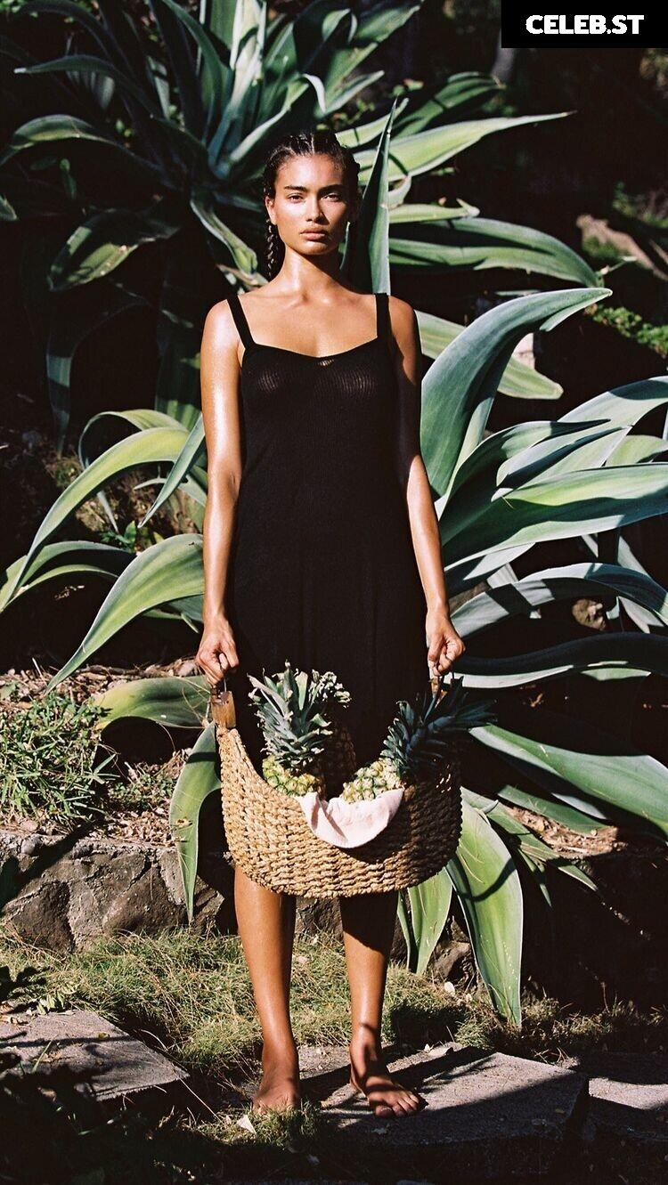 Kelly Gale Image 2112730
