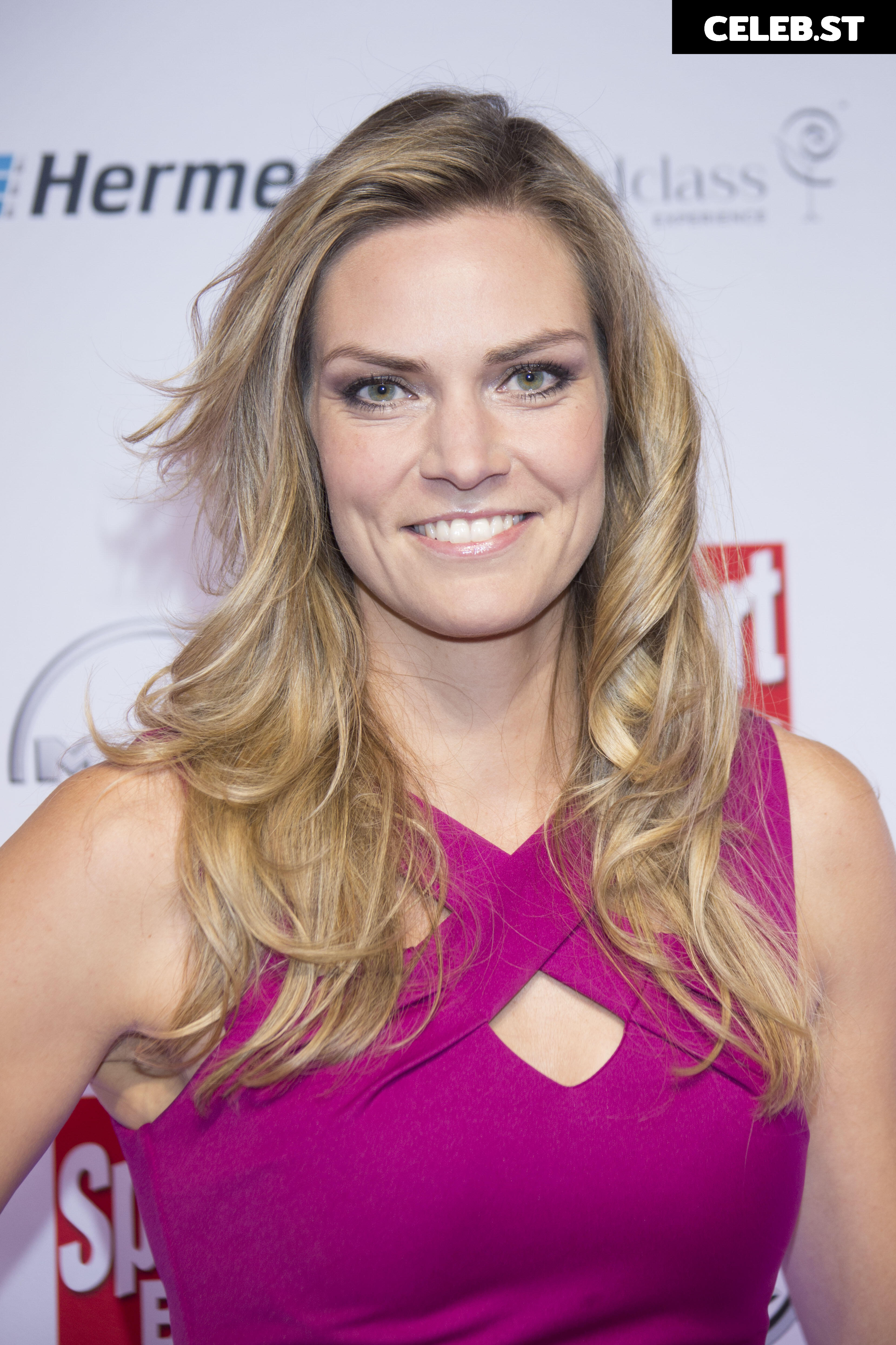 Julia Scharf Image 2112260