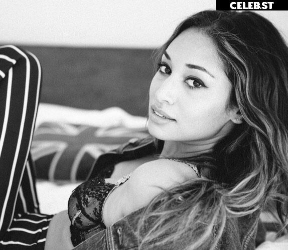 Meaghan Rath Image 2112239