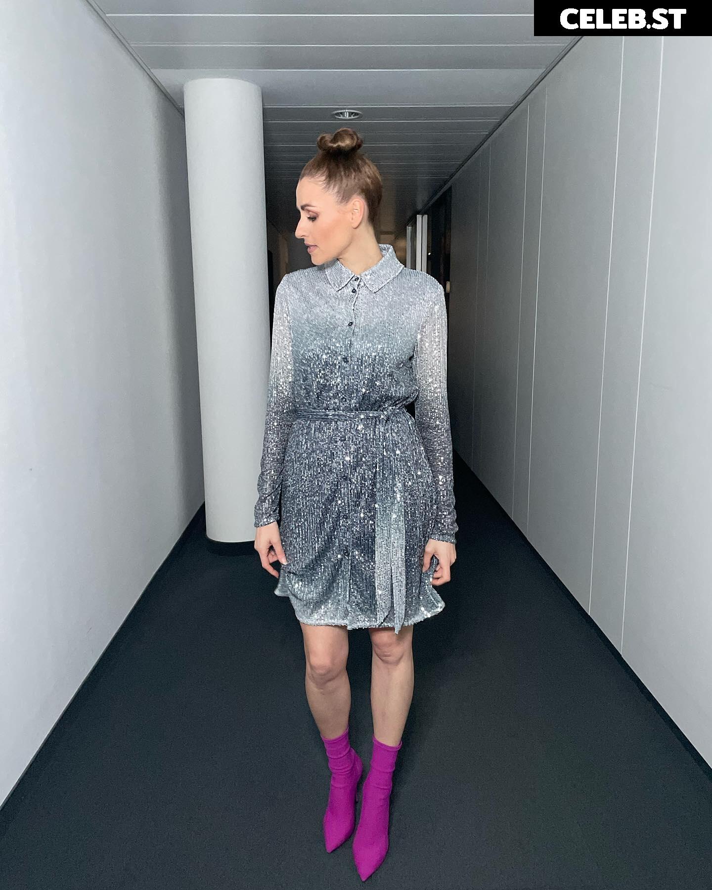 Bella Lesnik Image 2113812