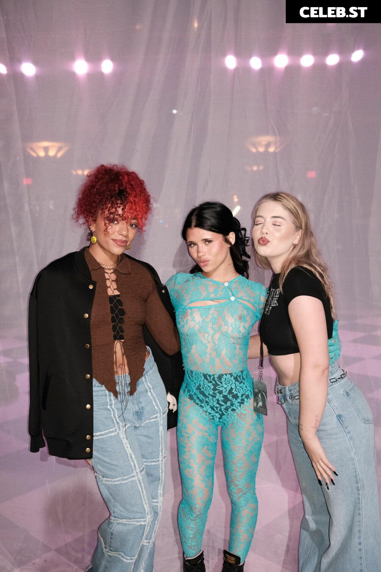 Nessa Barrett Image 2113437