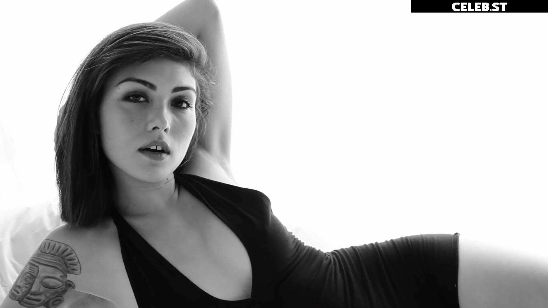 Daniella Pineda Image 2110797