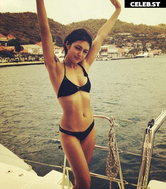Daniella Pineda Image 2110638