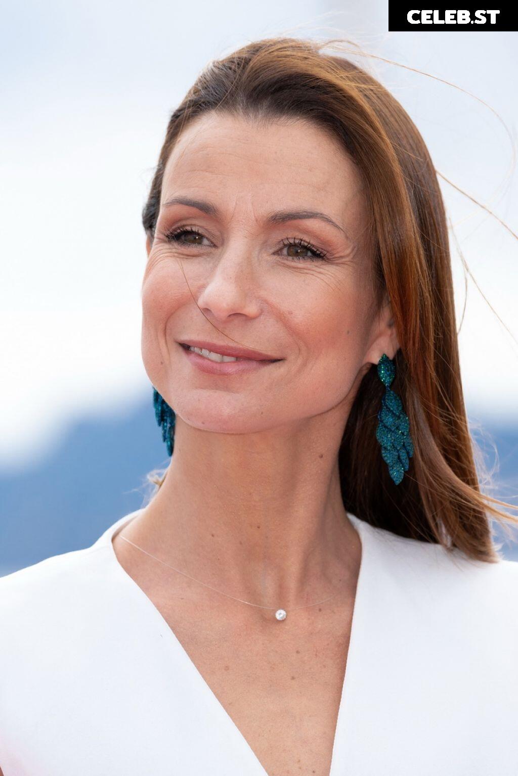 Jennifer Lauret Image 2110309