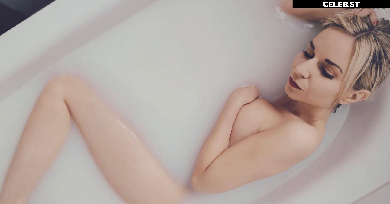 Carina Crone Image 2104633