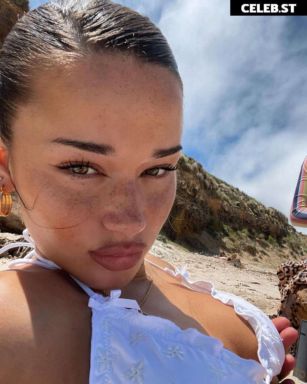 Isabelle Clarke Image 2104060