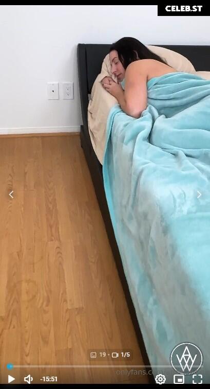 Angela White Image 21011212