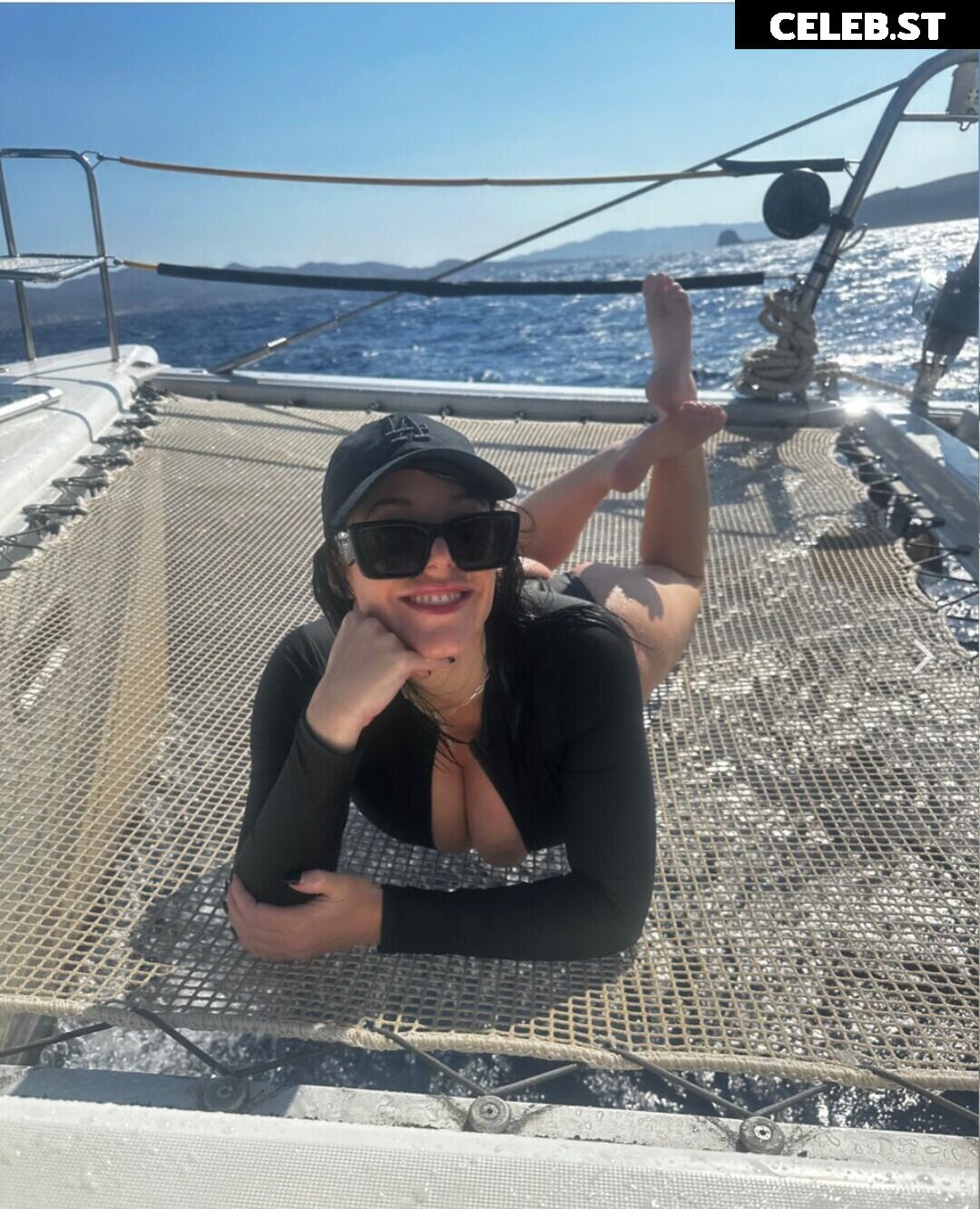 Angela White Image 21010972