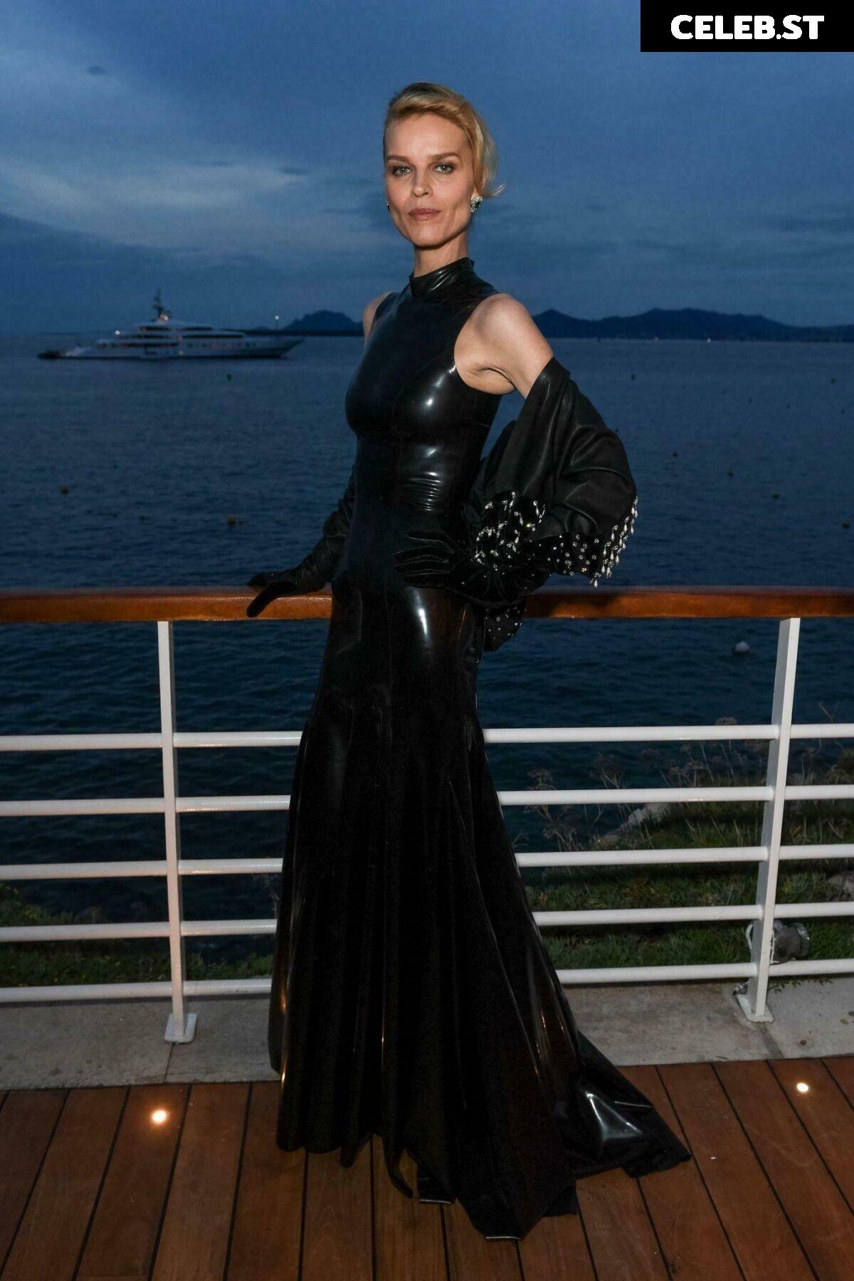 Eva Herzigová Image 2102101