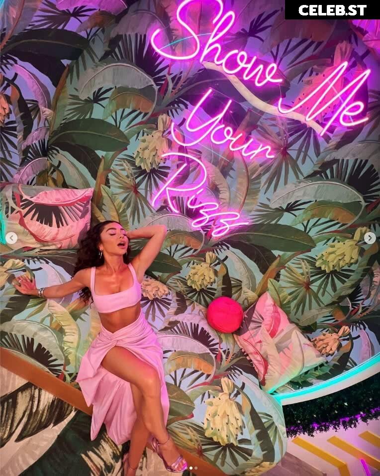 Sarah Hyland Image 2103495