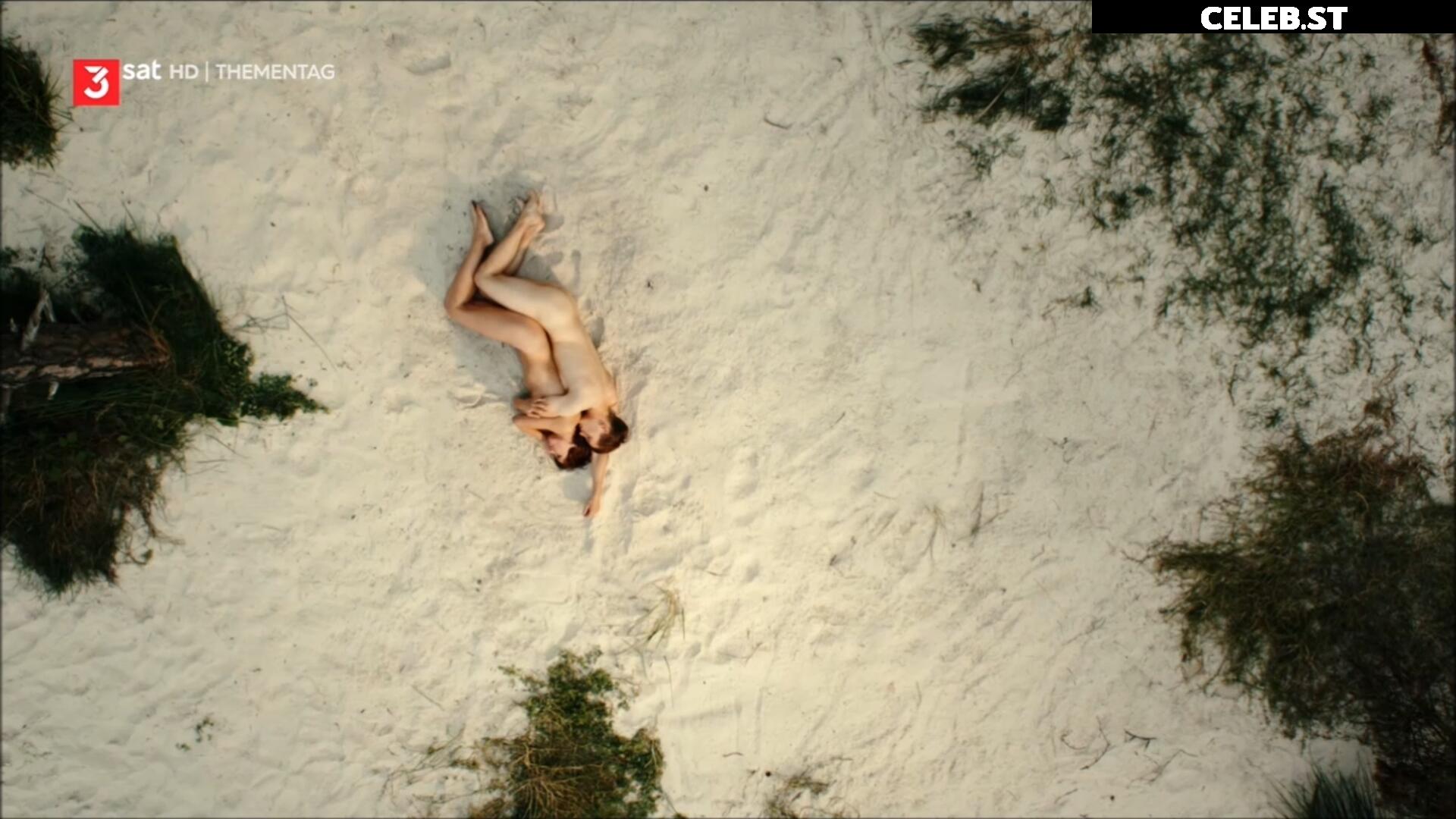 Julia Koschitz Image 2103435