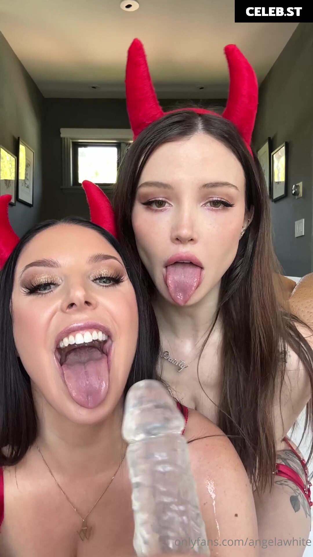 Angela White Image 21008672