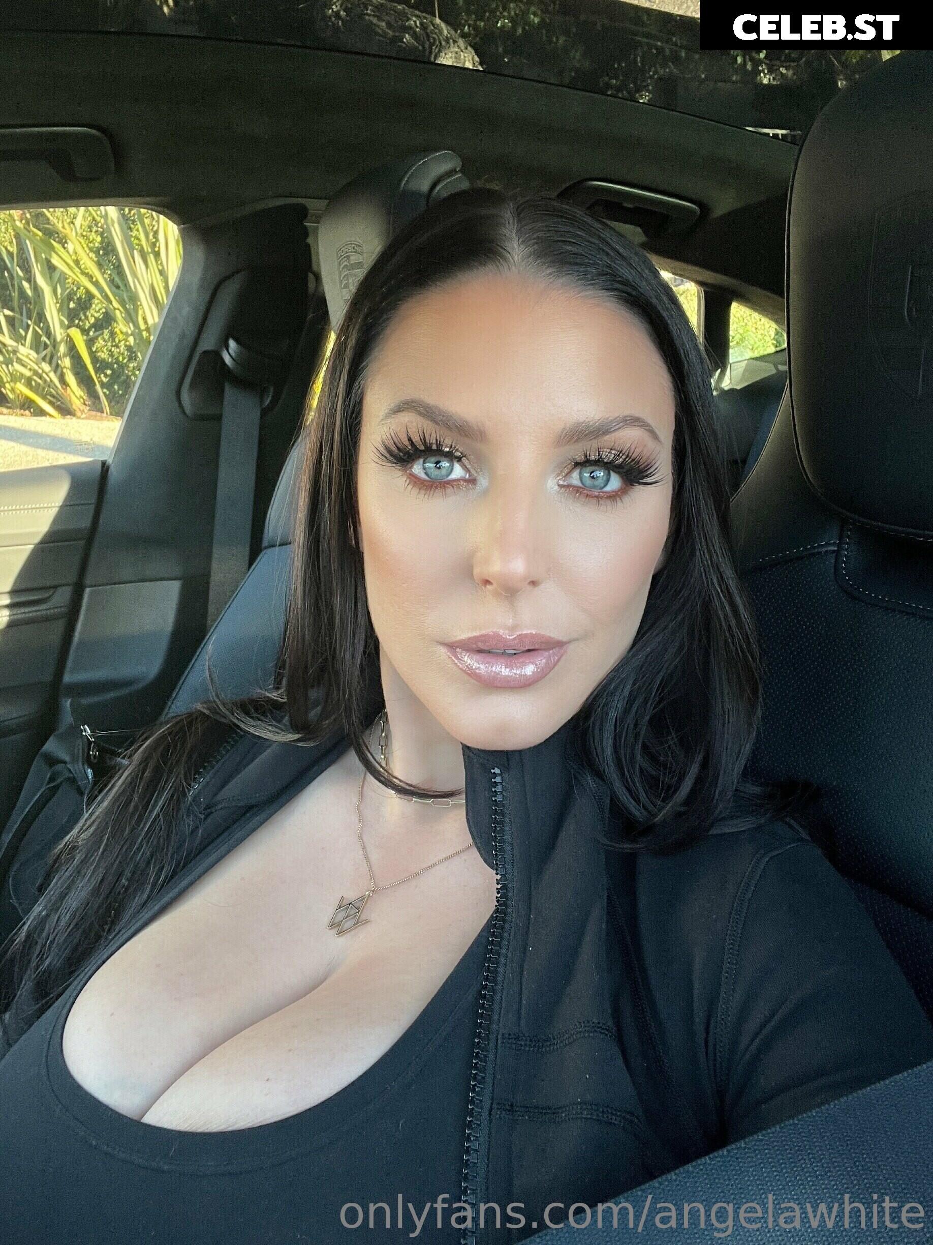 Angela White Image 21008153