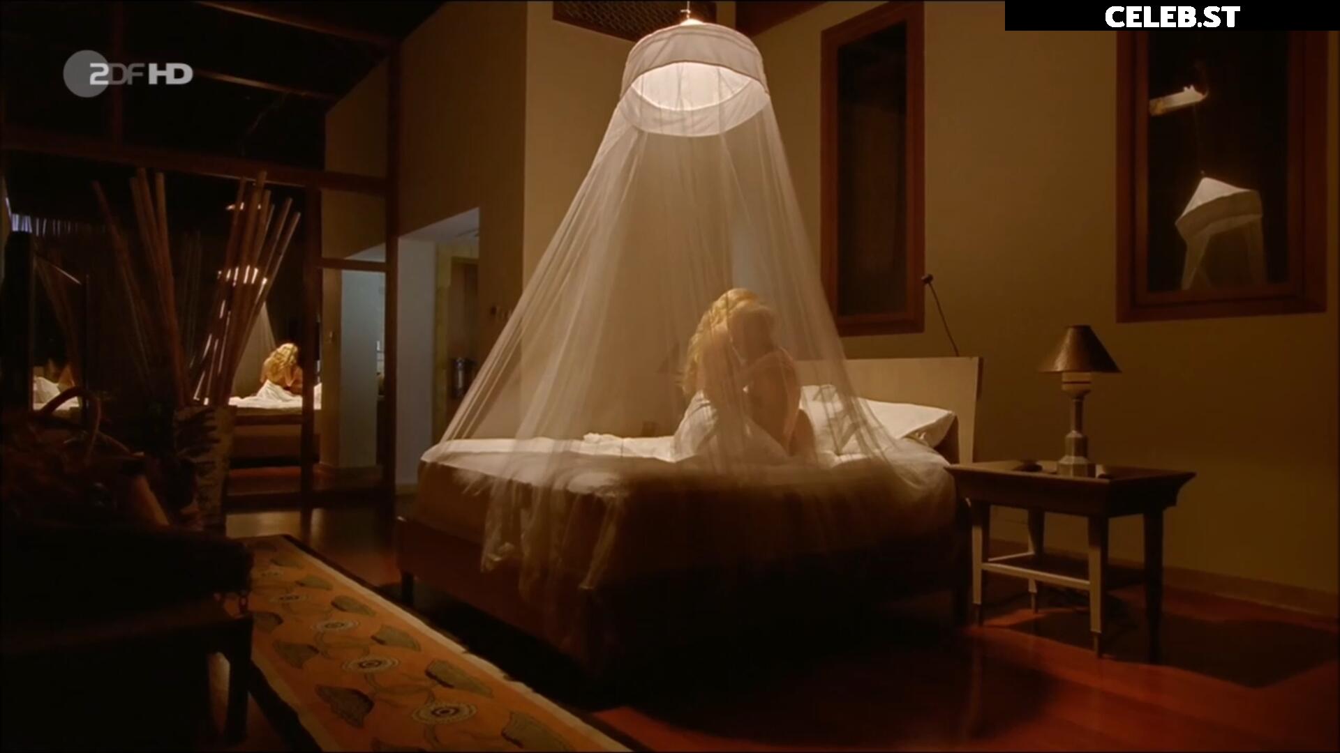 Esther Schweins Image 2100365