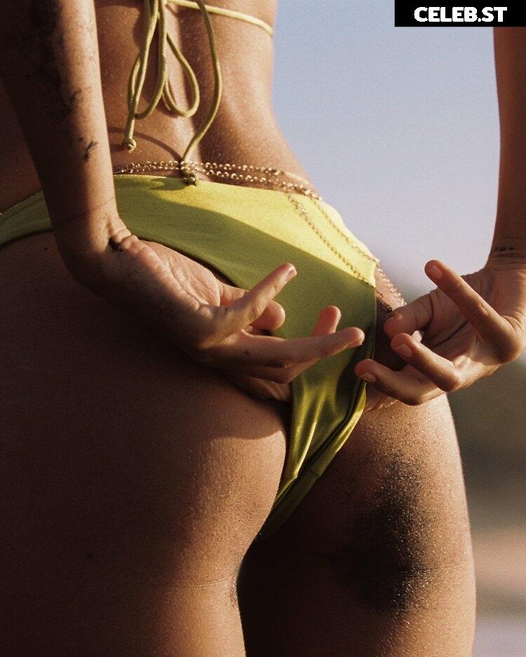 Alexandra Nicole Image 2109837