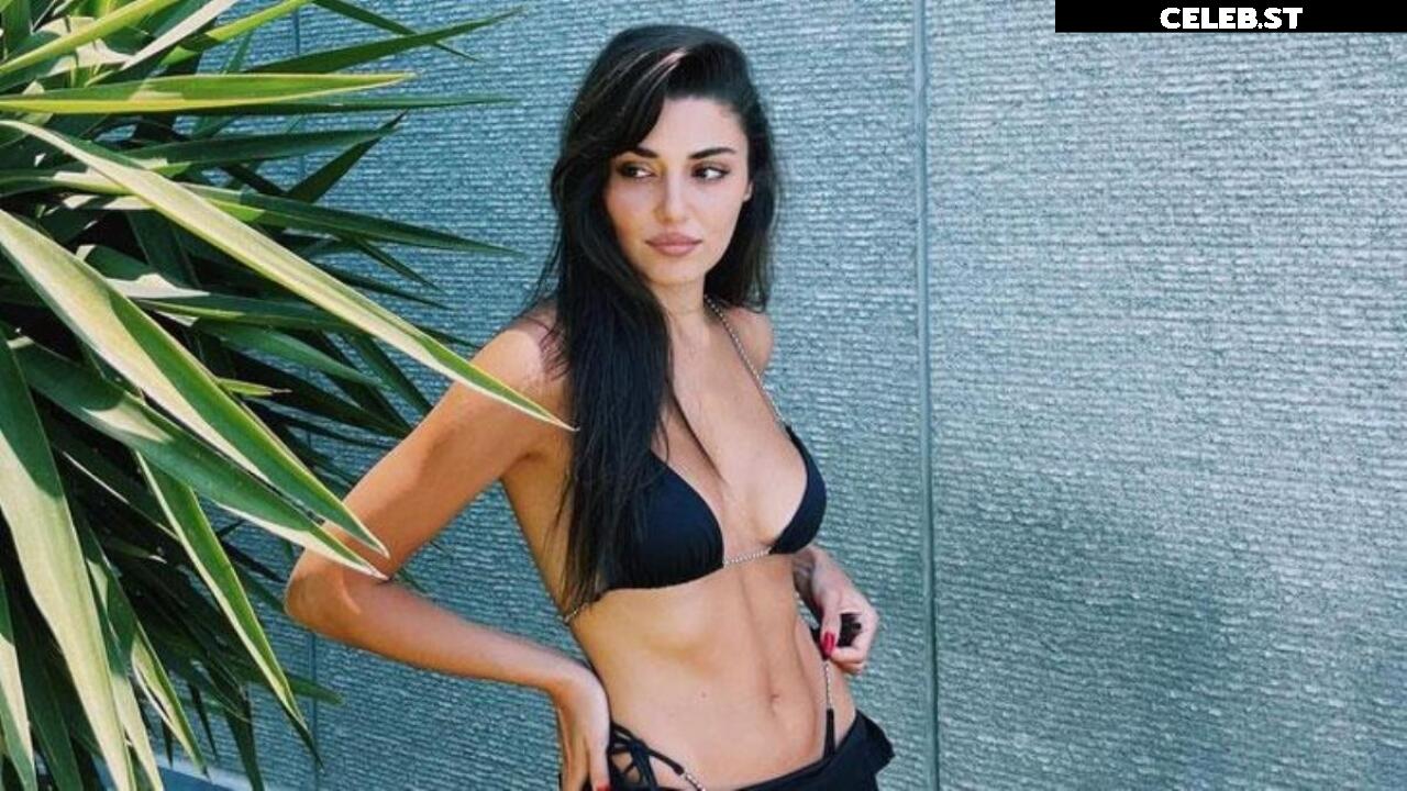 Hande Ercel Image 2109030