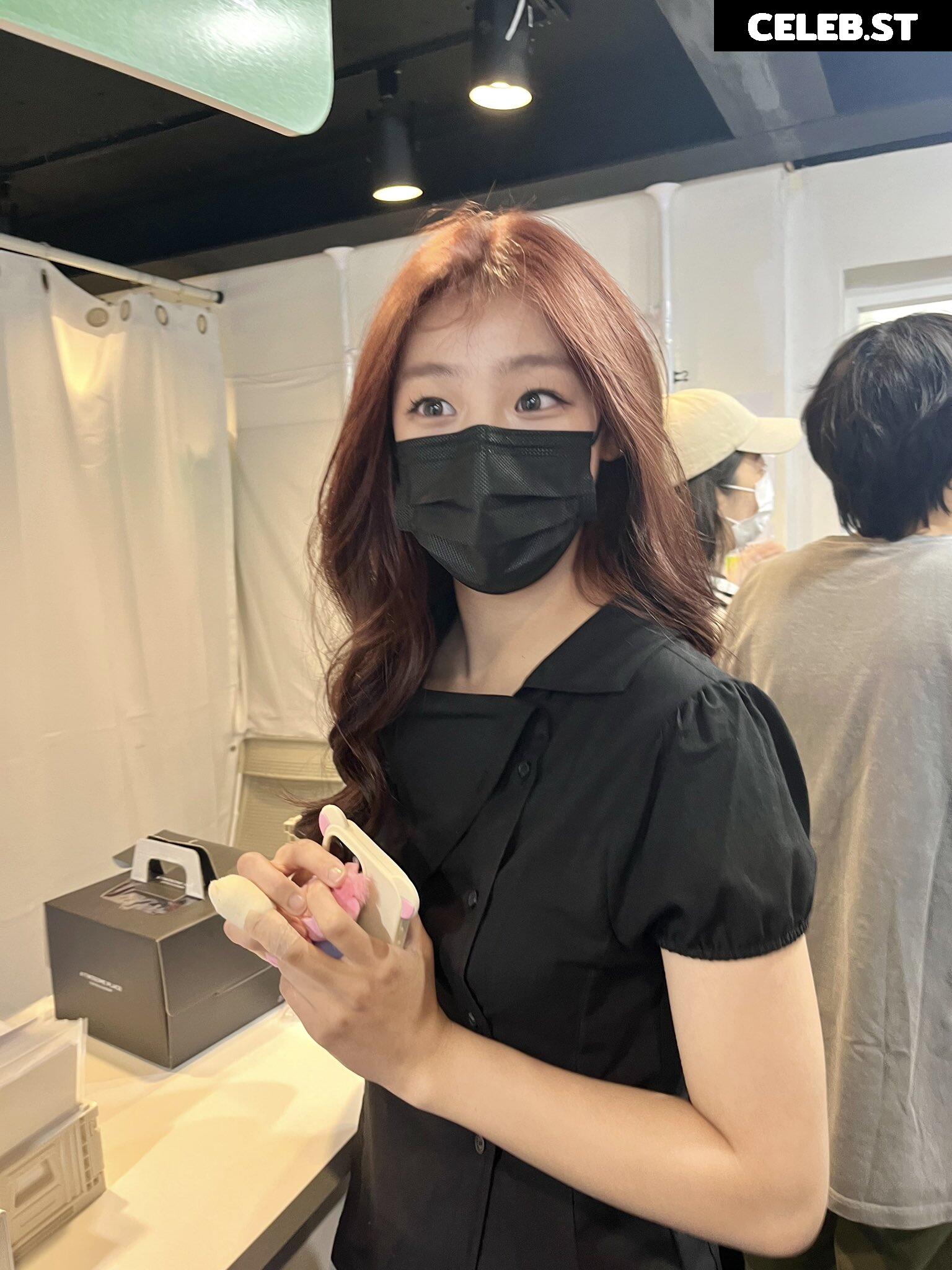 Minji (NewJeans) Image 22955836