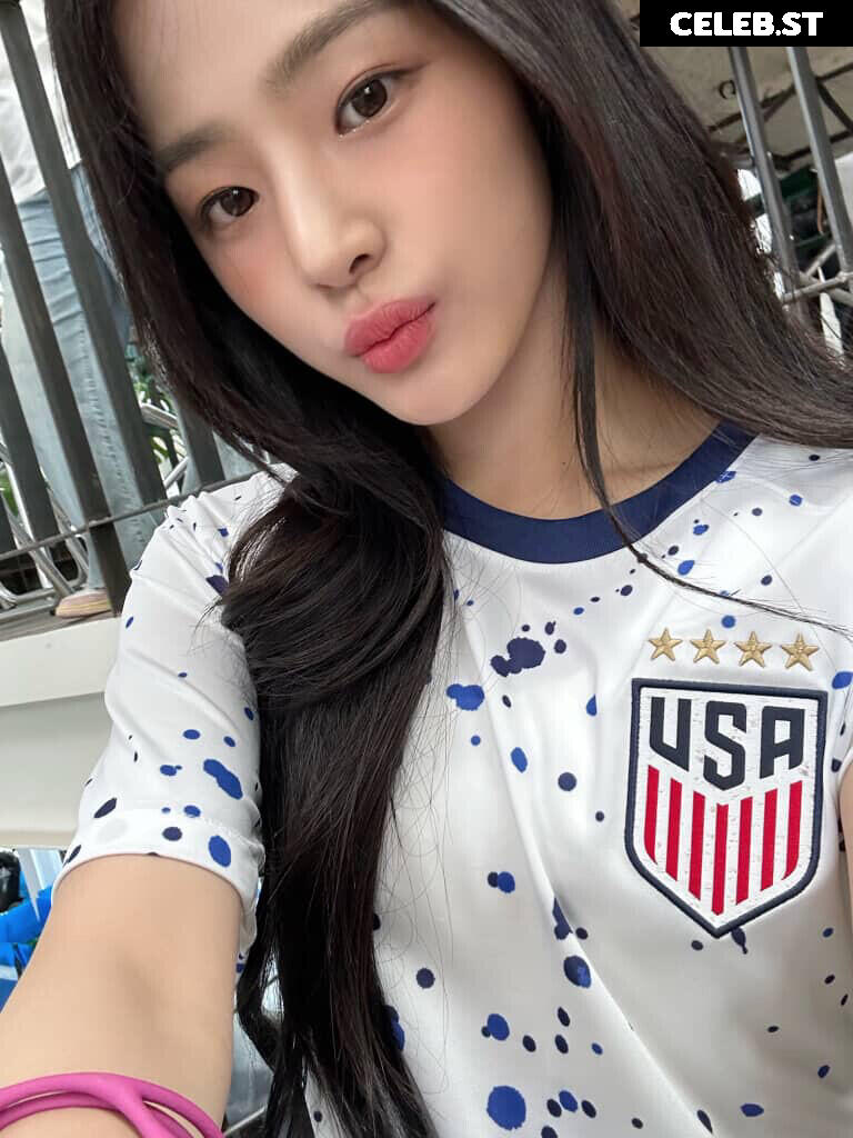 Minji (NewJeans) Image 22955863
