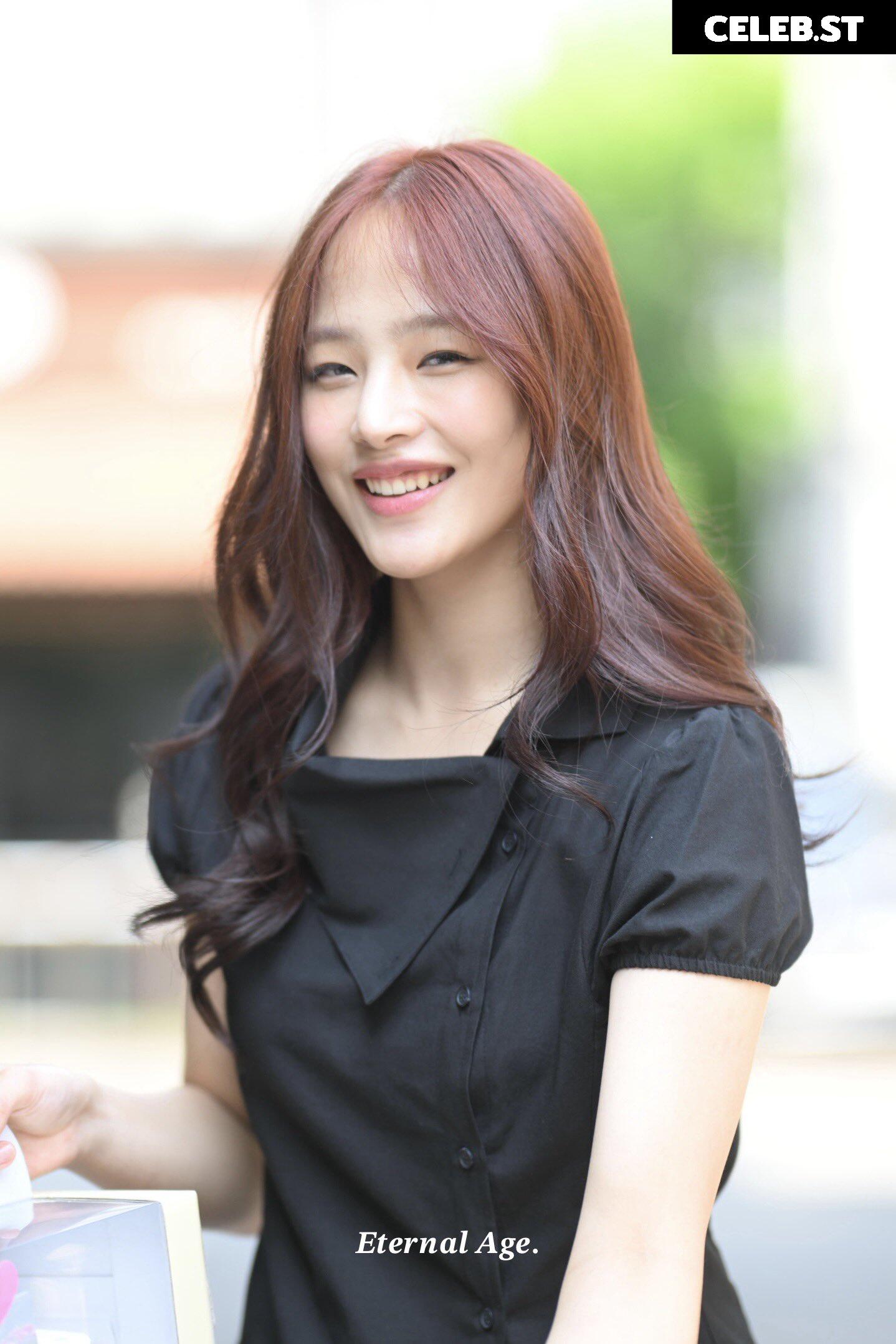 Minji (NewJeans) Image 22955842