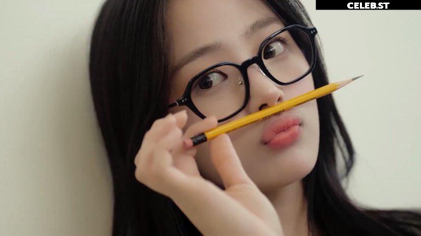 Minji (NewJeans) Image 22955494