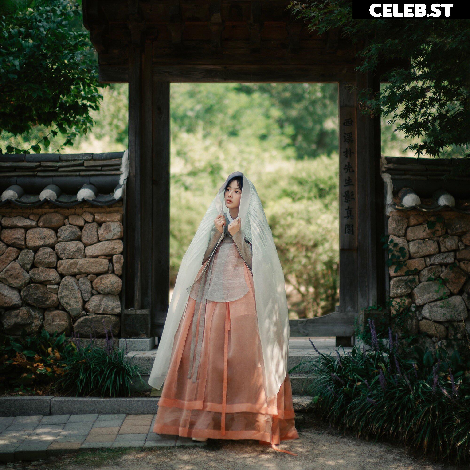 Minji (NewJeans) Image 22955416