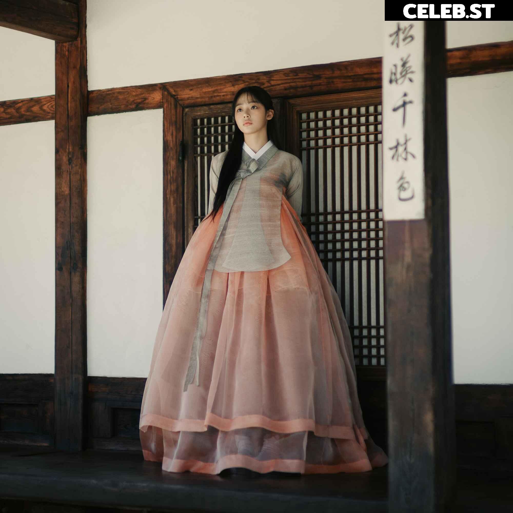 Minji (NewJeans) Image 22955418