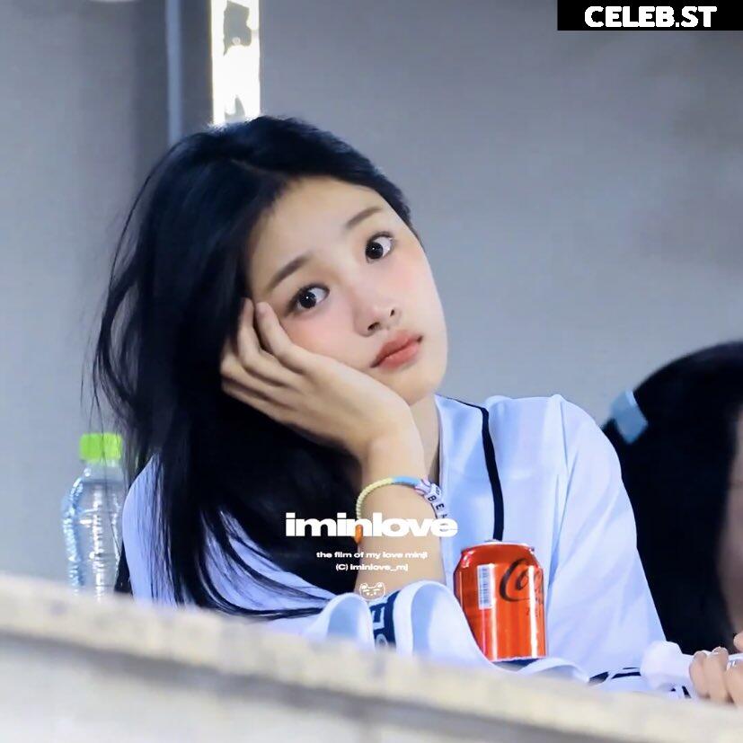Minji (NewJeans) Image 22955436