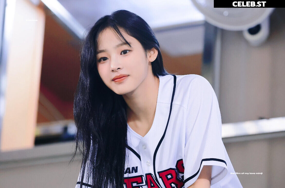 Minji (NewJeans) Image 22955451