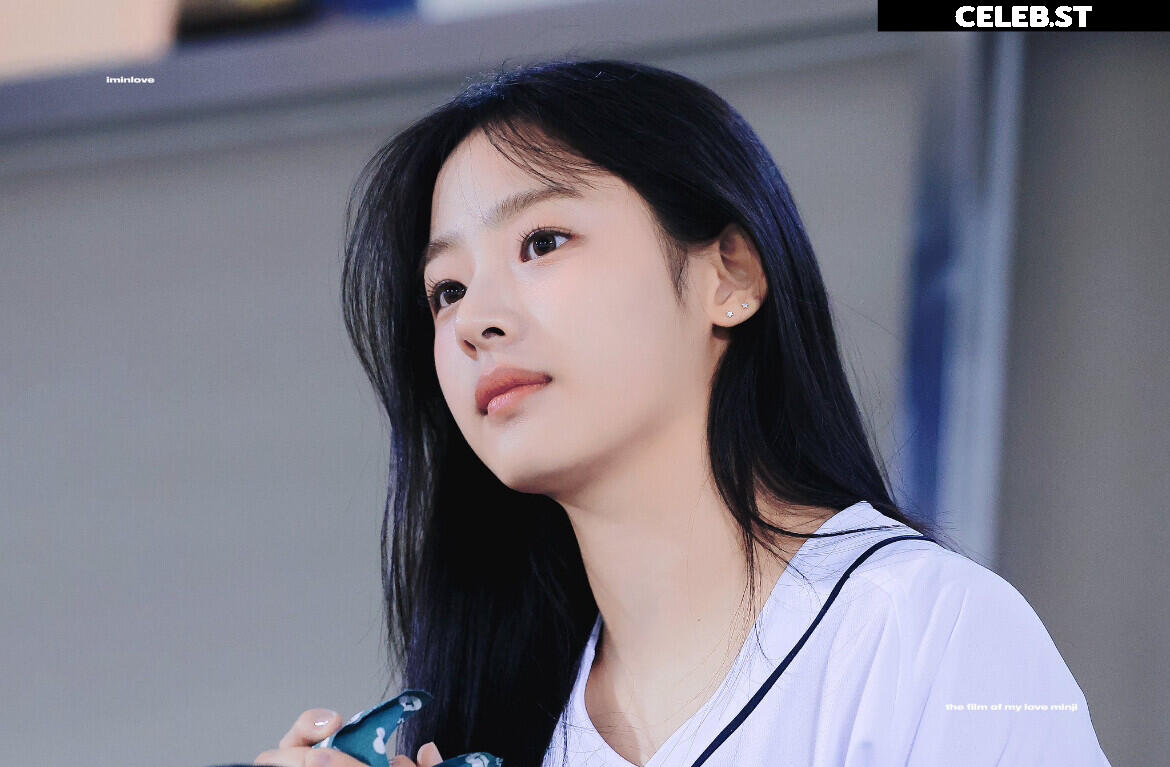 Minji (NewJeans) Image 22955449