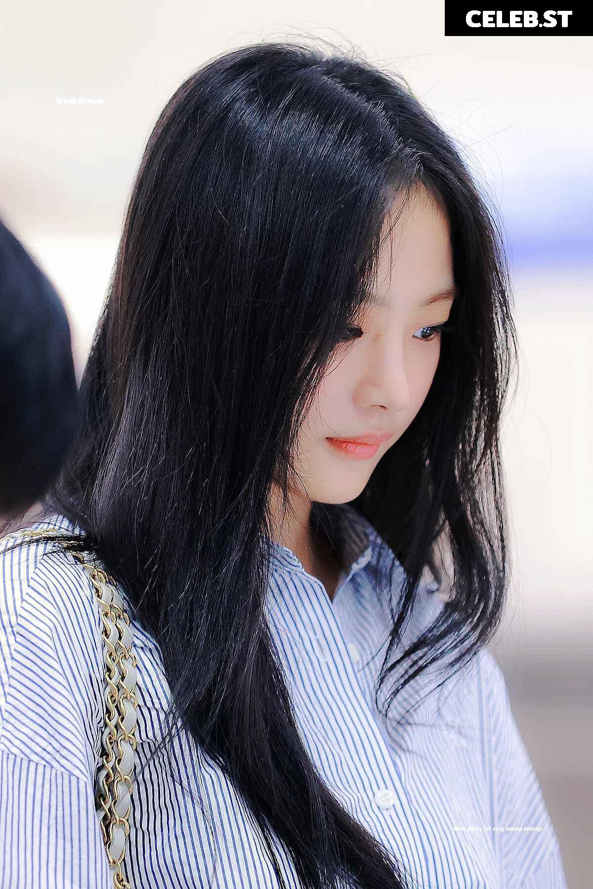 Minji (NewJeans) Image 22955476
