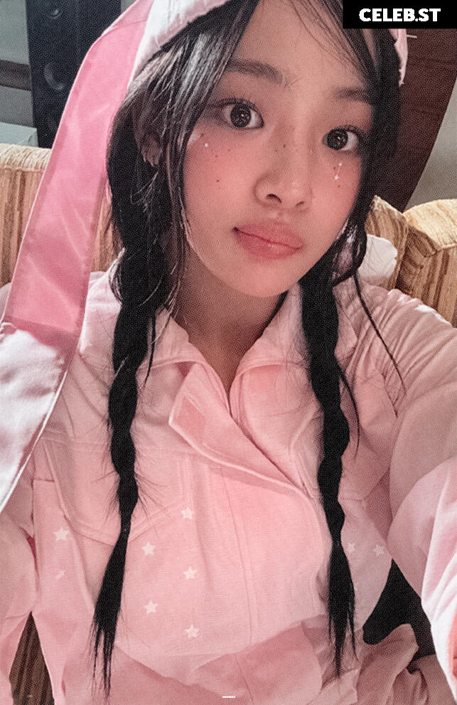 Minji (NewJeans) Image 22955626