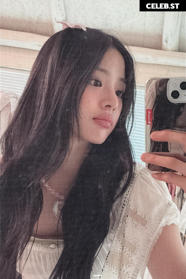 Minji (NewJeans) Image 22955632