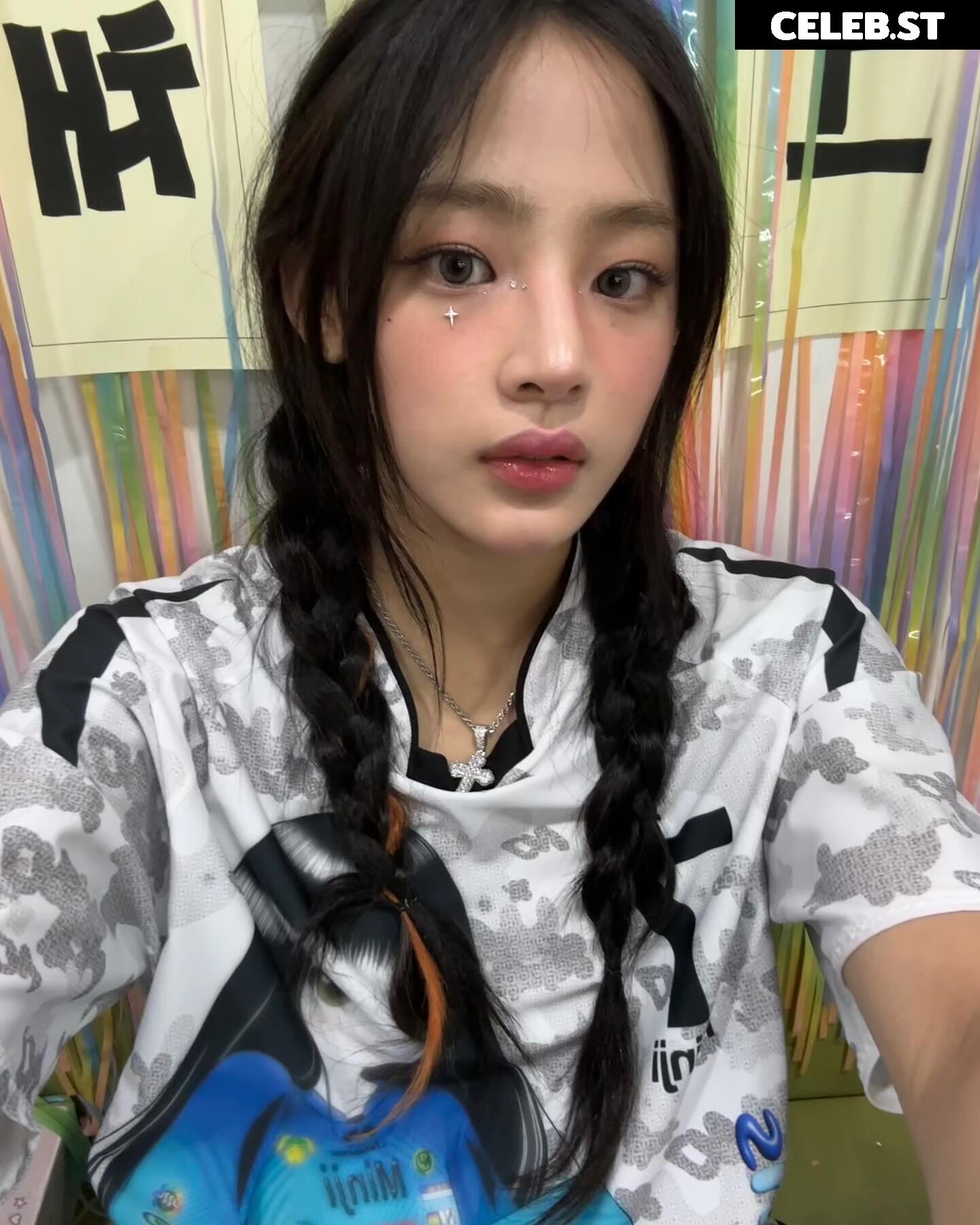 Minji (NewJeans) Image 22955643