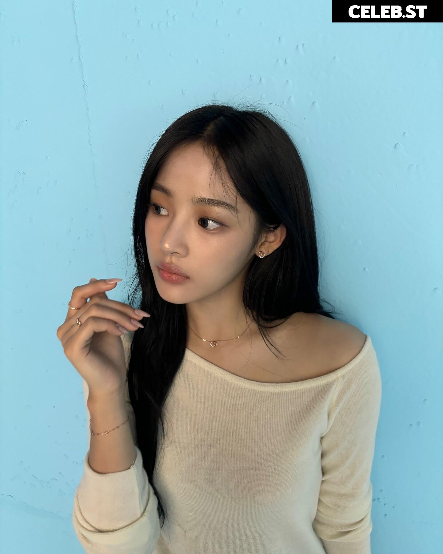 Minji (NewJeans) Image 22955674