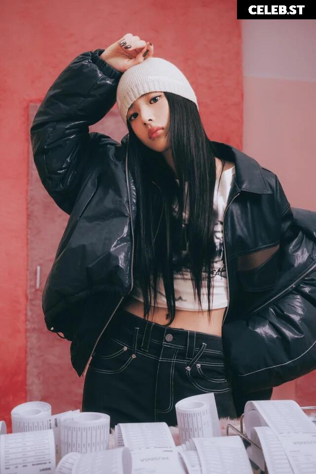 Minji (NewJeans) Image 22955052