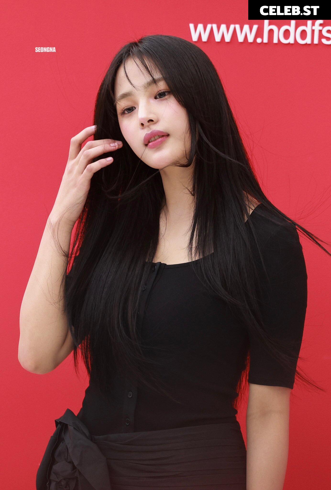 Minji (NewJeans) Image 22955320