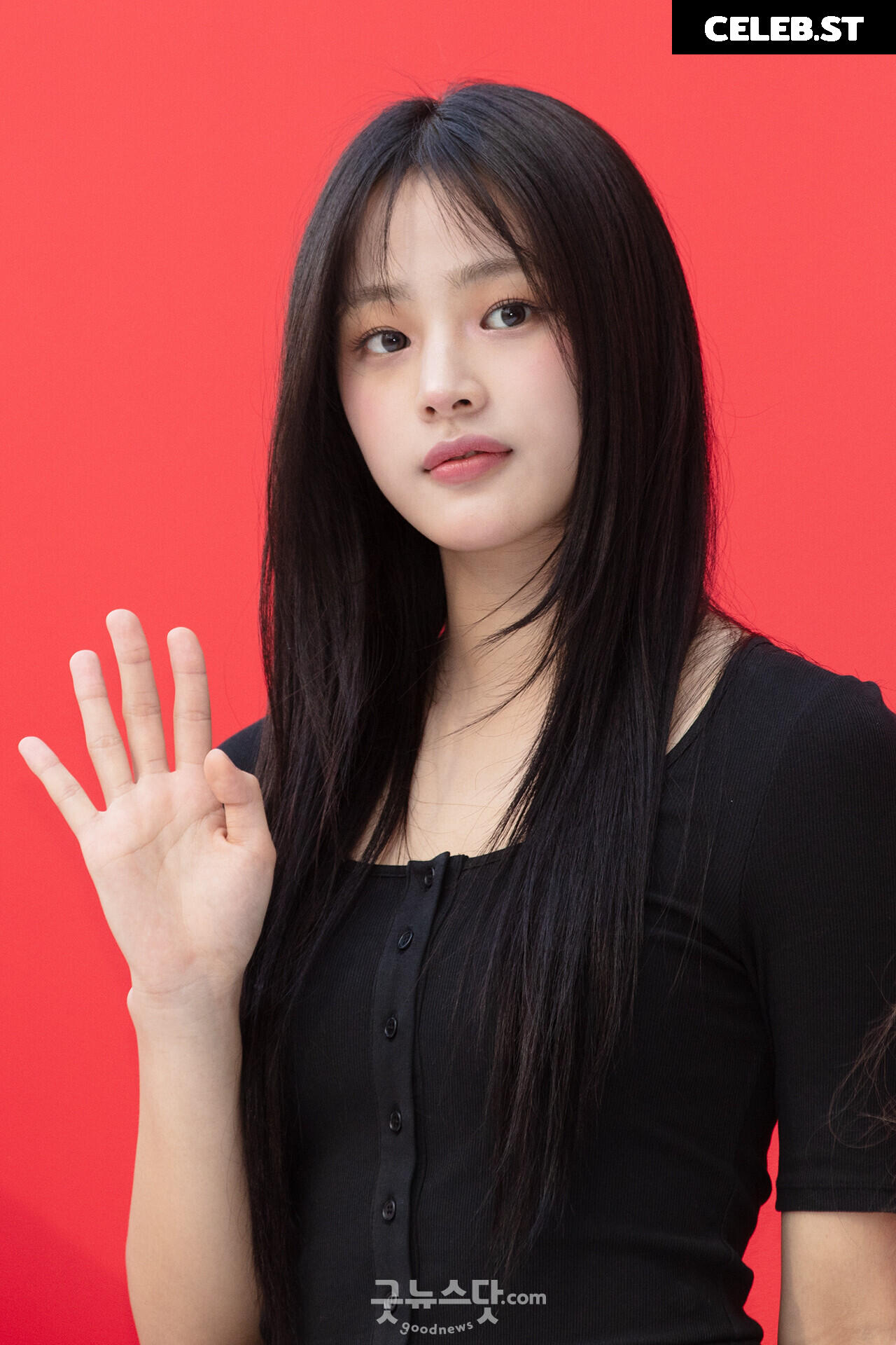 Minji (NewJeans) Image 22955318