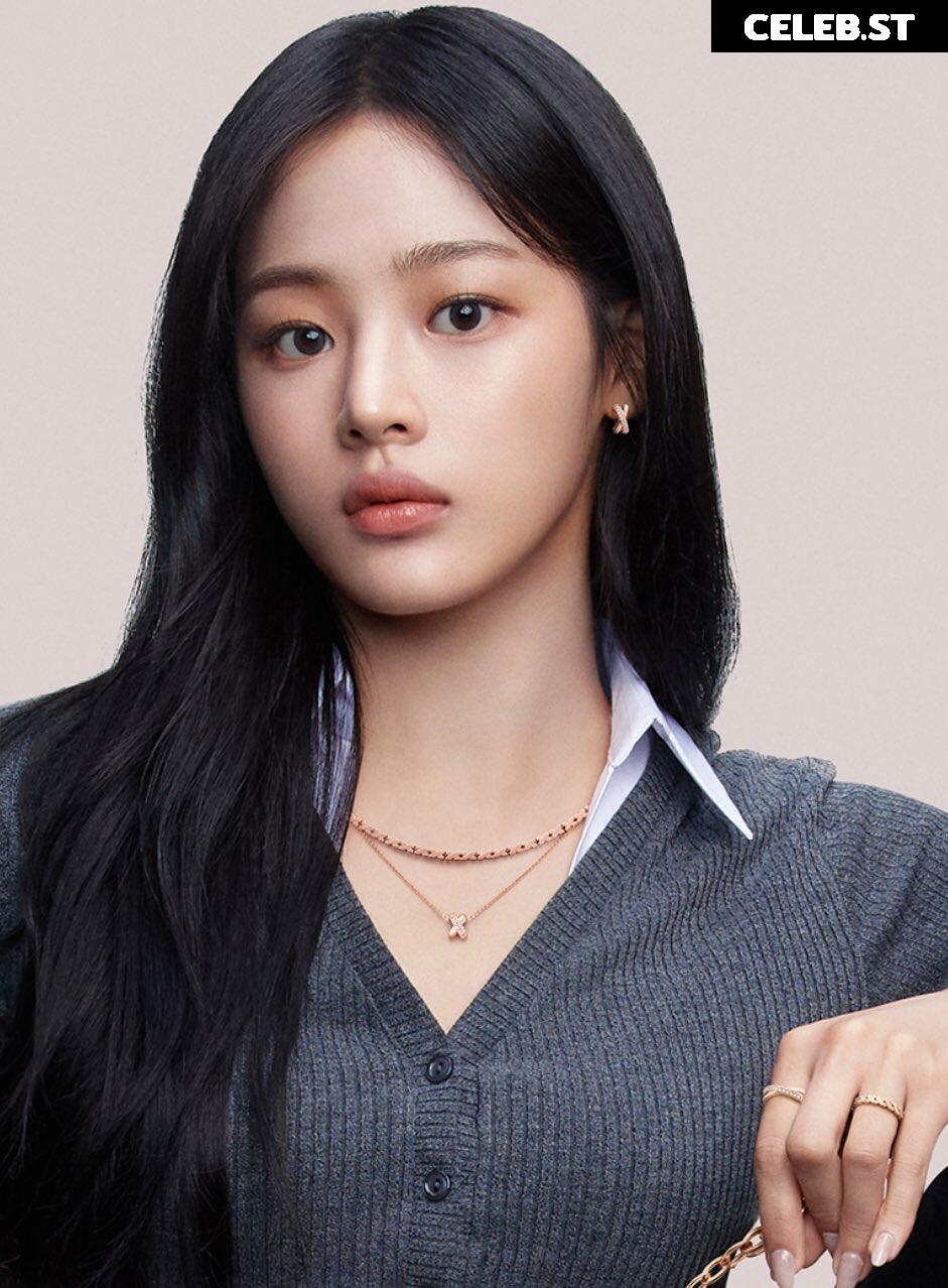 Minji (NewJeans) Image 22955363