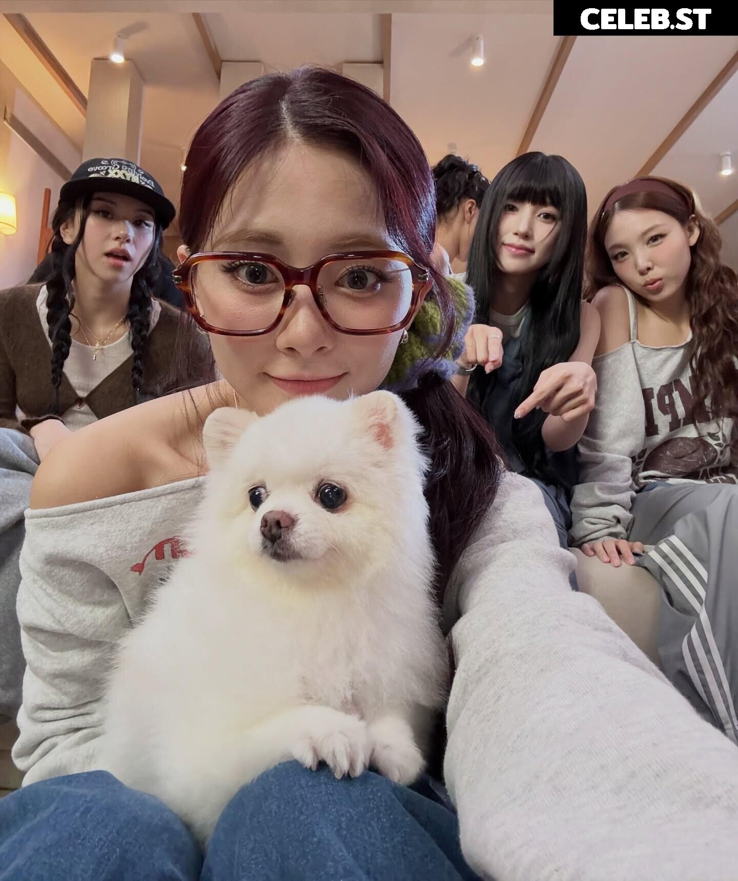 Tzuyu (Chiu Chú-jû) | Twice Image 22957193