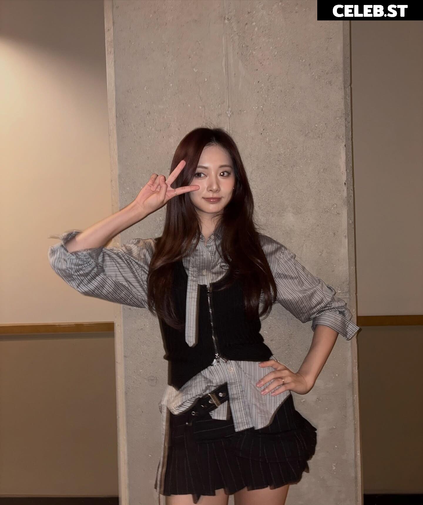 Tzuyu (Chiu Chú-jû) | Twice Image 22957199