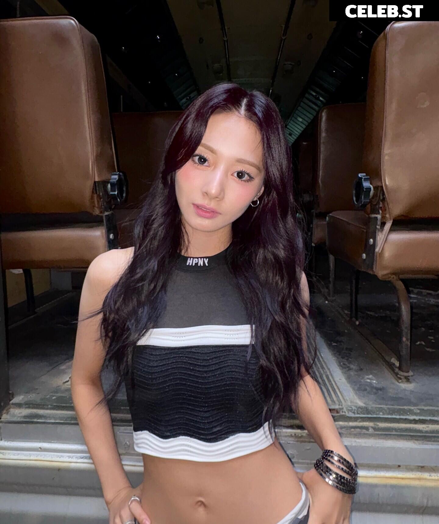 Tzuyu (Chiu Chú-jû) | Twice Image 22957189