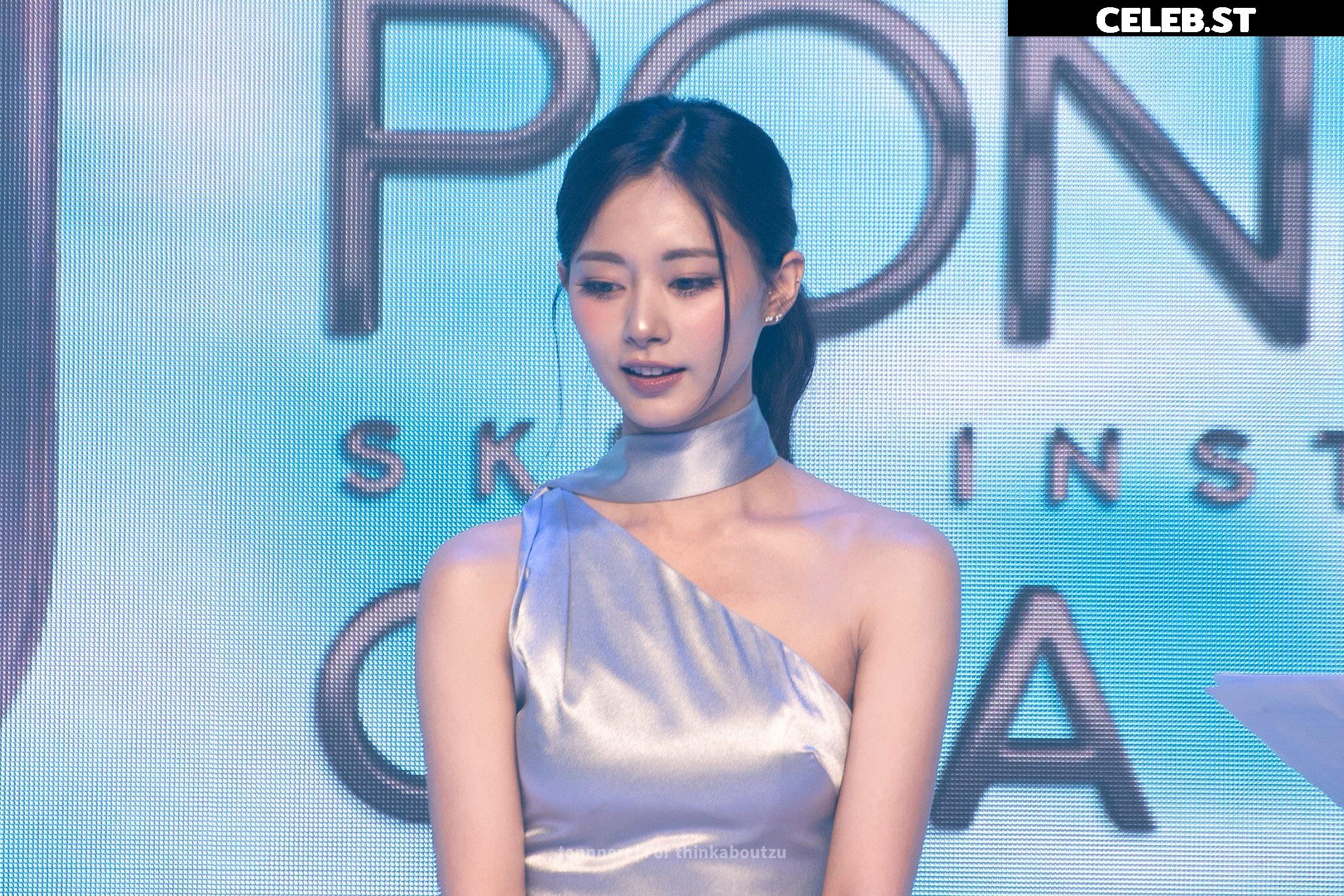 Tzuyu (Chiu Chú-jû) | Twice Image 22957133