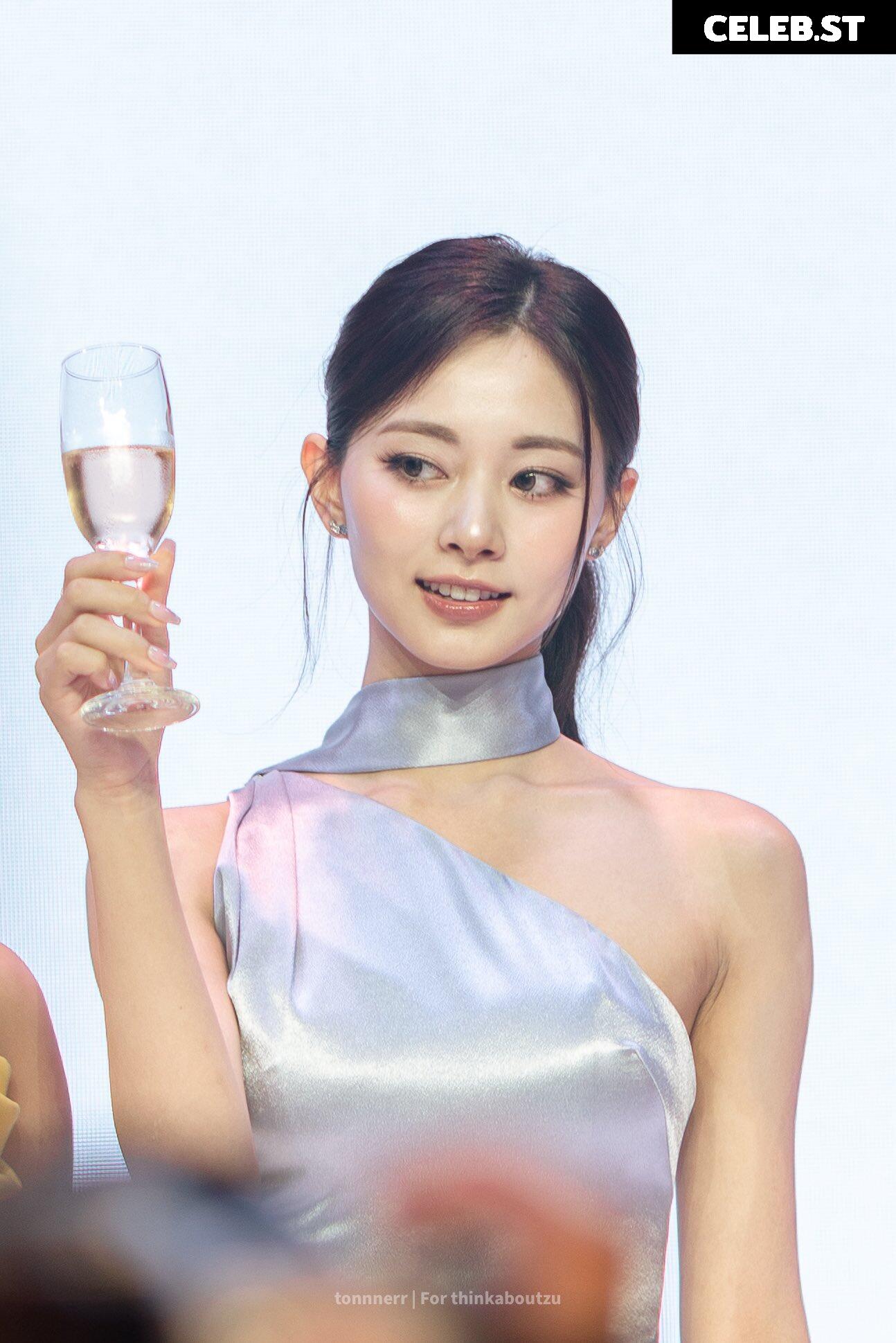 Tzuyu (Chiu Chú-jû) | Twice Image 22957137