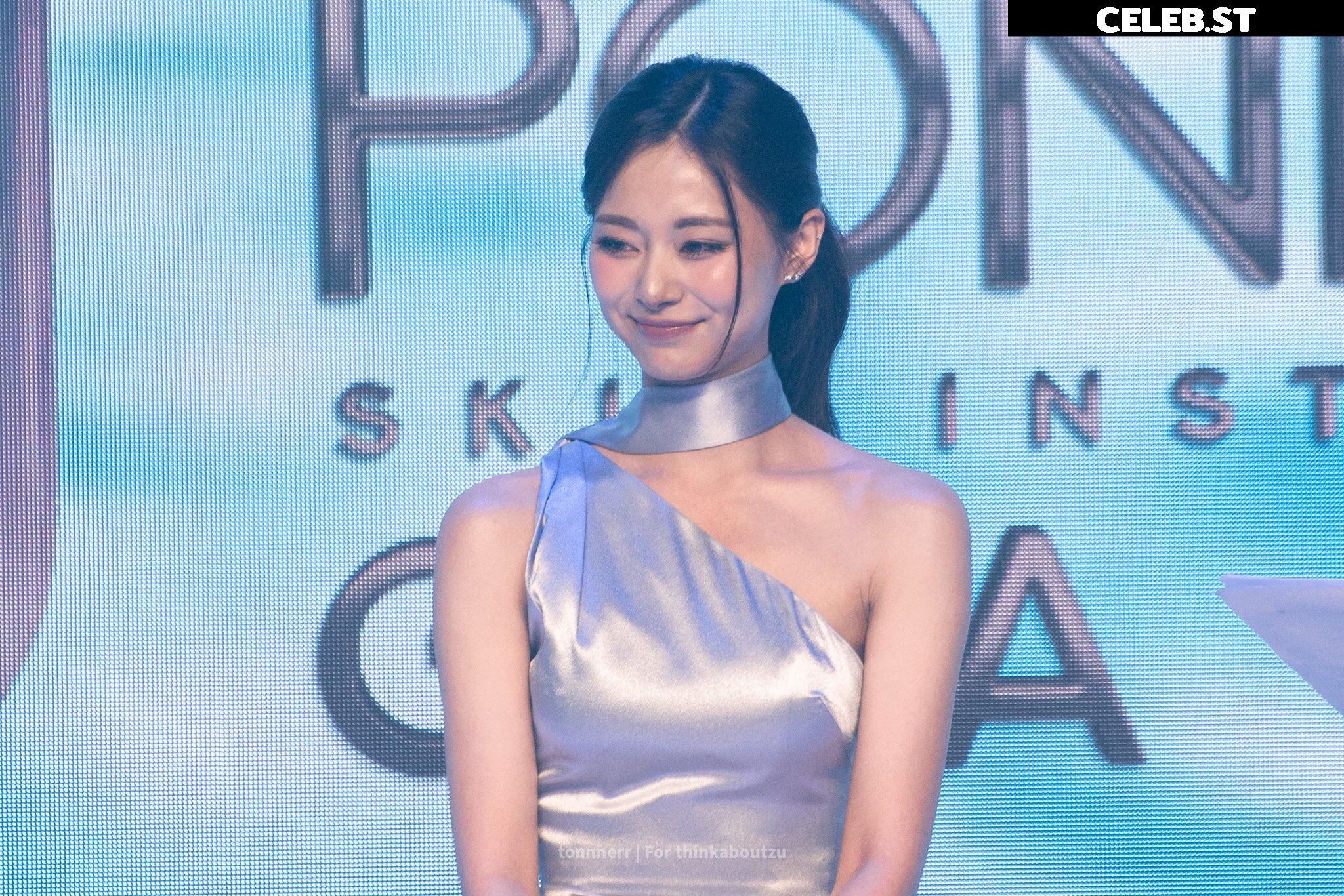Tzuyu (Chiu Chú-jû) | Twice Image 22957135