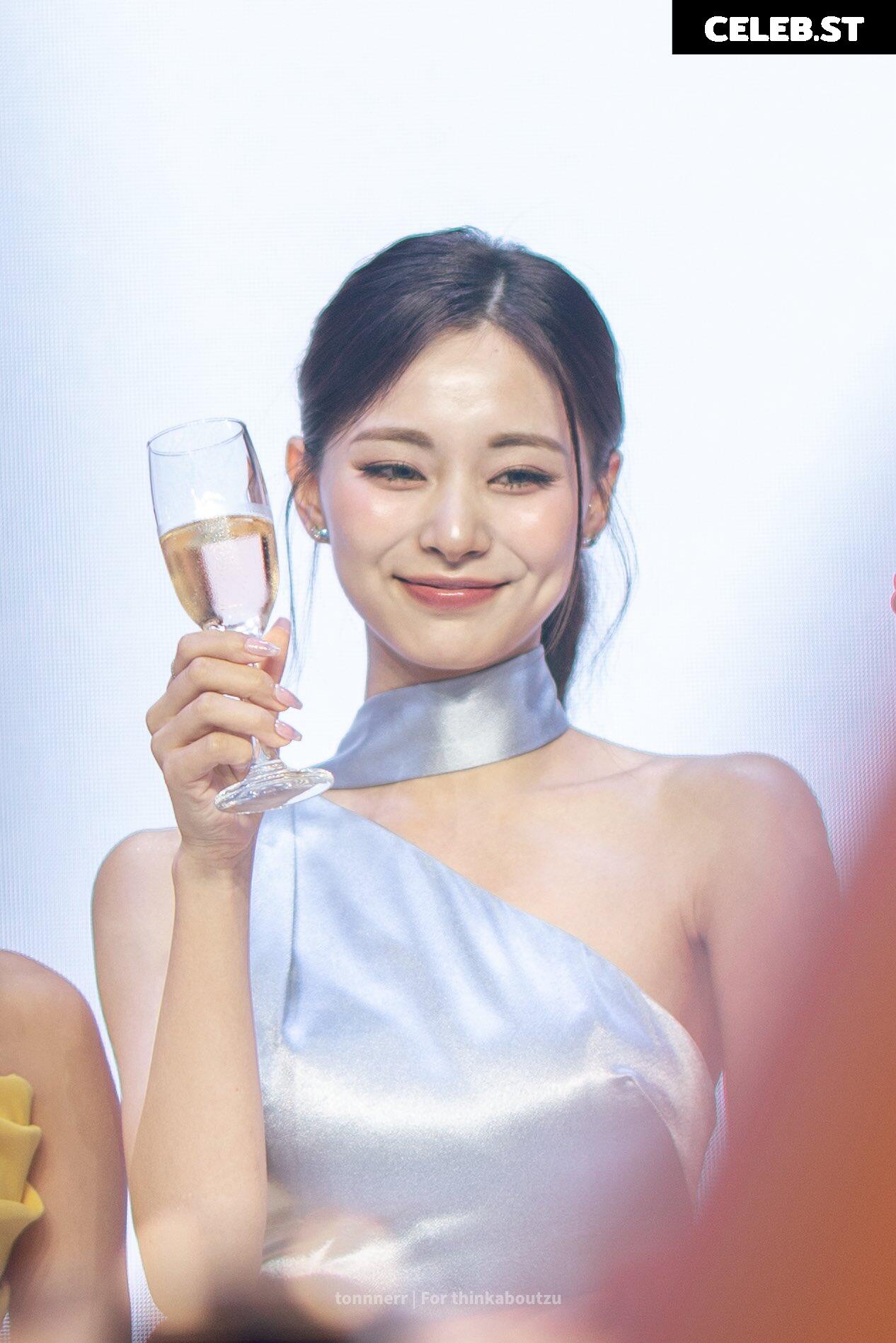 Tzuyu (Chiu Chú-jû) | Twice Image 22957138