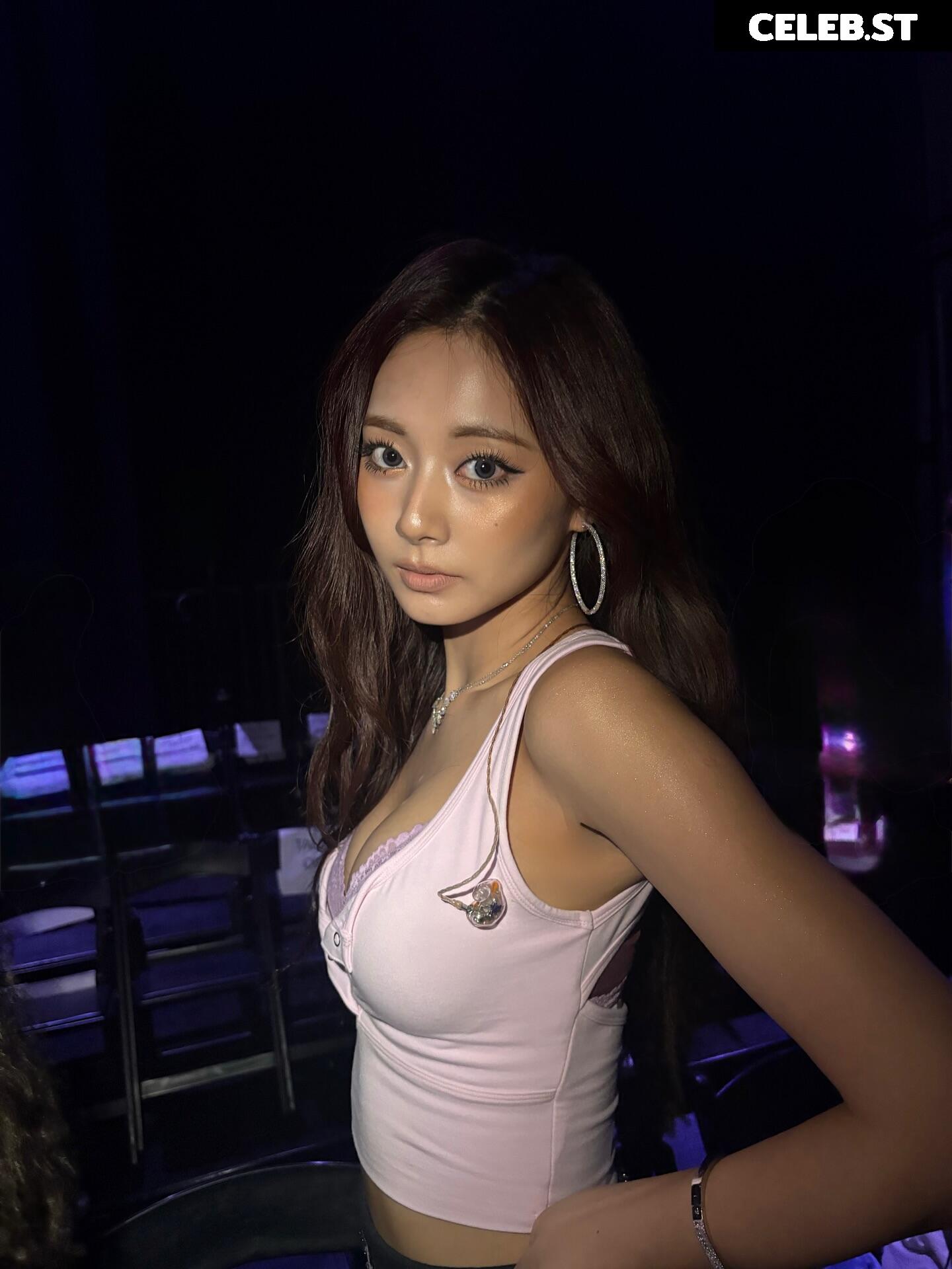 Tzuyu (Chiu Chú-jû) | Twice Image 22957161
