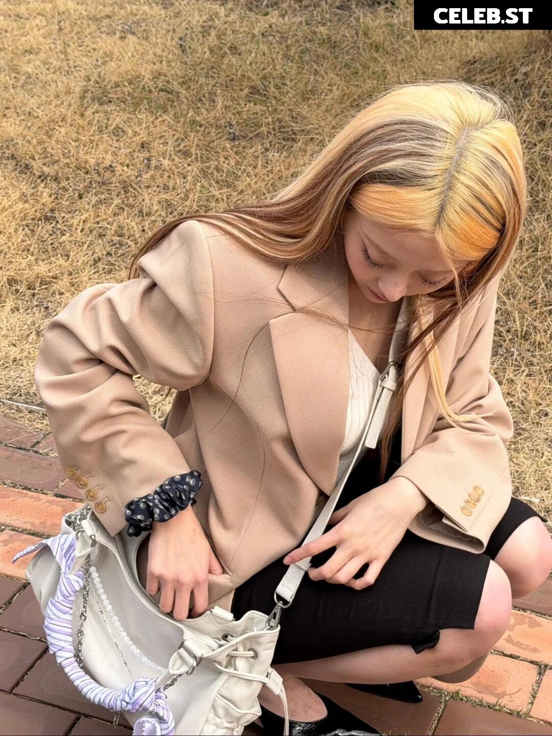 Huh Yunjin 허윤진 | LESSERAFIM Image 22957019