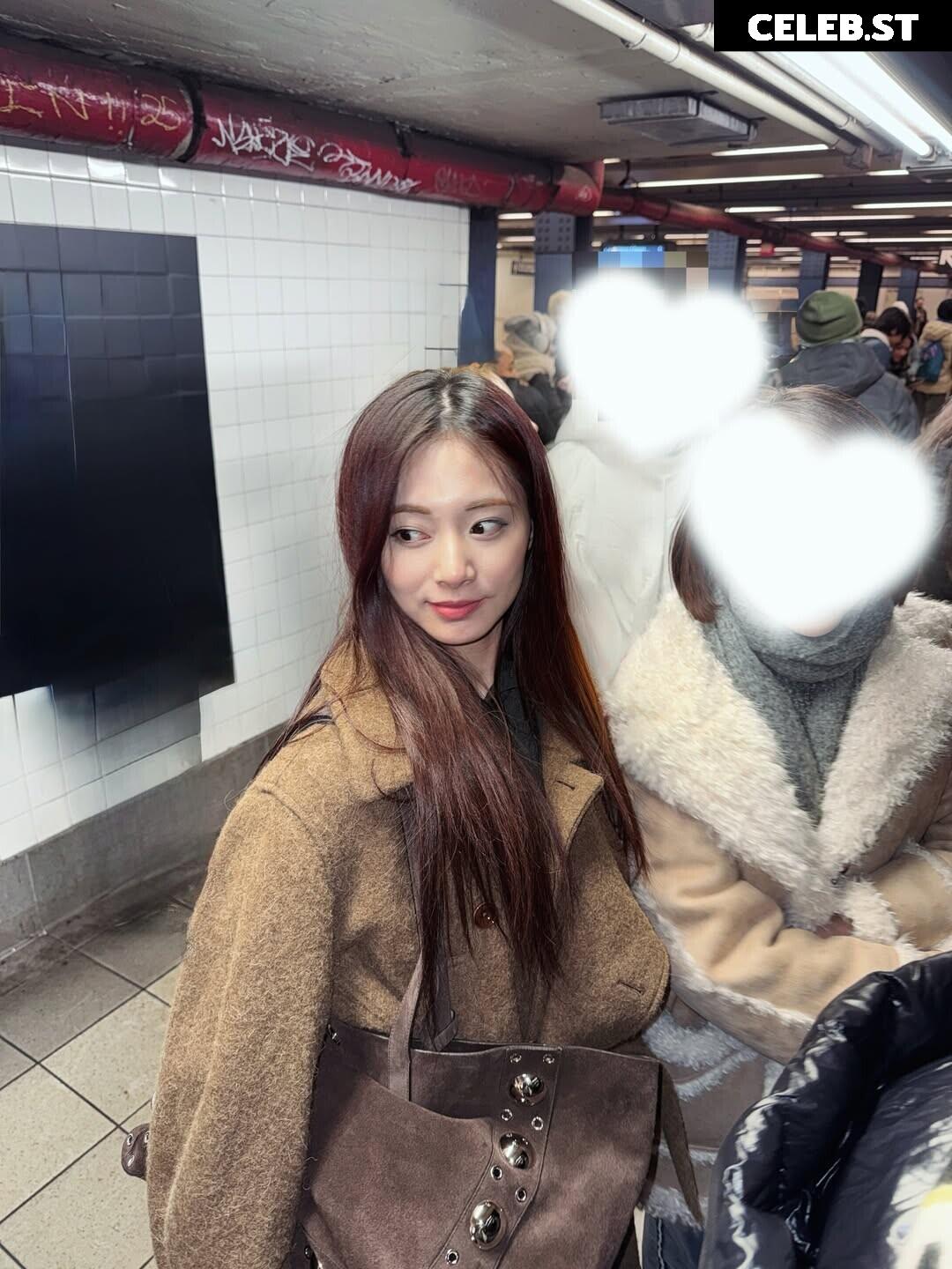 Tzuyu (Chiu Chú-jû) | Twice Image 22957304